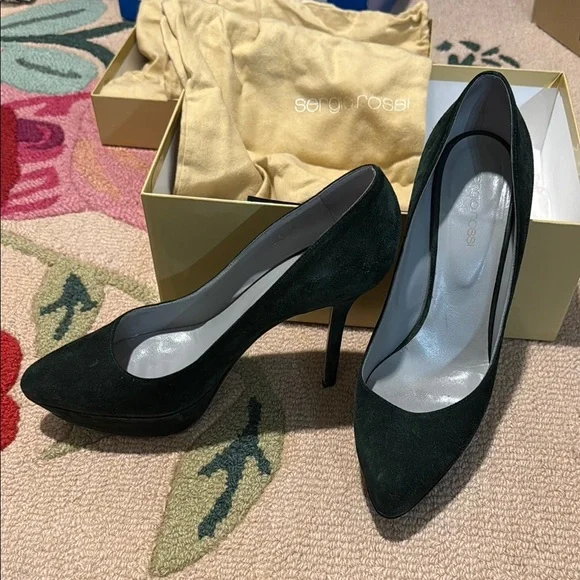 Sergio Rossi Women's Black Pumps - Picture 1 of 7